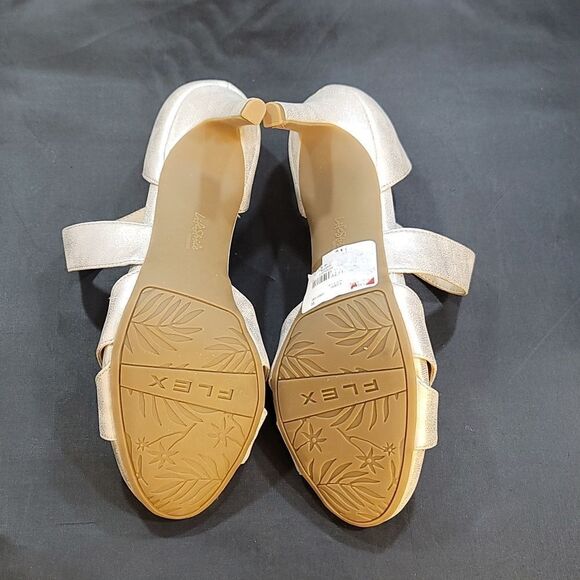 BRAND NEW LIFESTRIDE WOMEN'S MEGA STRAPPY SANDALS - Picture 10 of 14